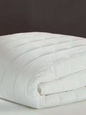 NWOT SAATVA Cotton Mattress Pad/Cover Queen Size Retails $195.00
